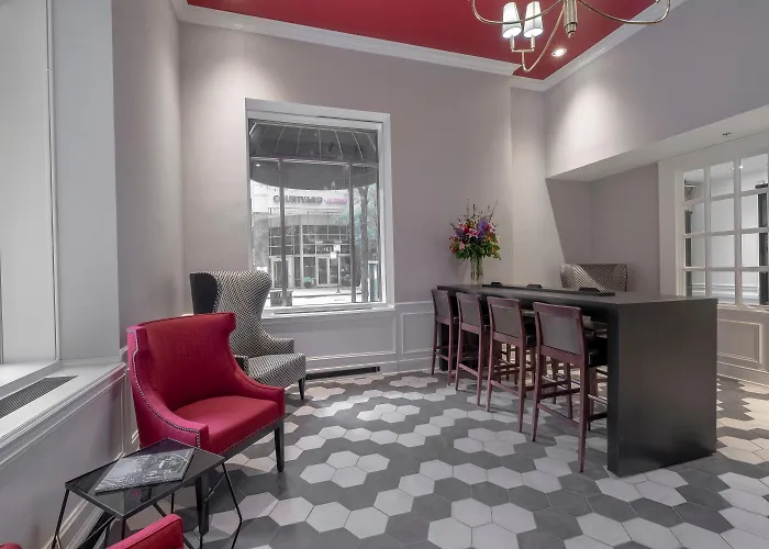 Hotel Saint Clair - Magnificent Mile